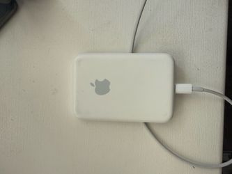 Apple MagSafe Battery Pack