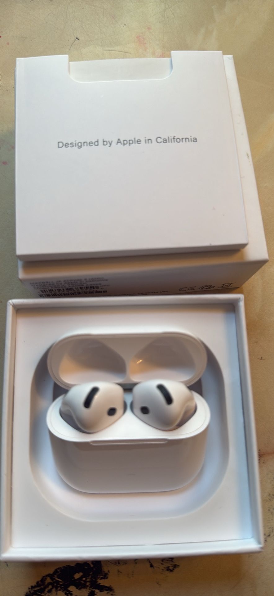 AirPods 4 ANC
