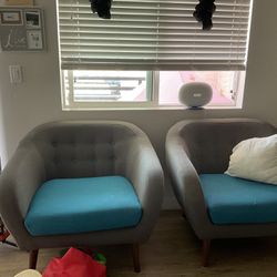 Set Couches/Chairs