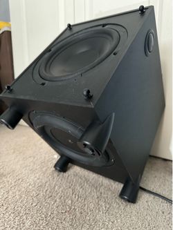 DEFINITIVE TECHNOLOGY 8 inches 250 watts Subwoofer in Good Working Condition