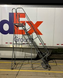 NEW  8-stop rolling ladder
