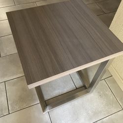 End Table / Side Table 