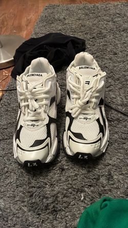 Balenciaga runner size 10