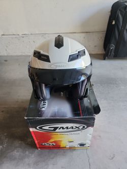 GMAX THE BETTER FITTING HELMET