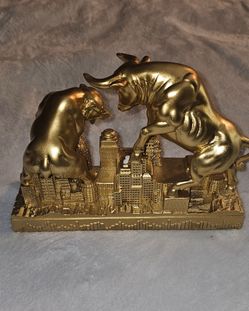 Wall Street bull and bear 🐻  statue gift decor!
