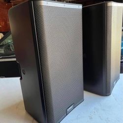 Qsc K12.2 Powered Speakers 