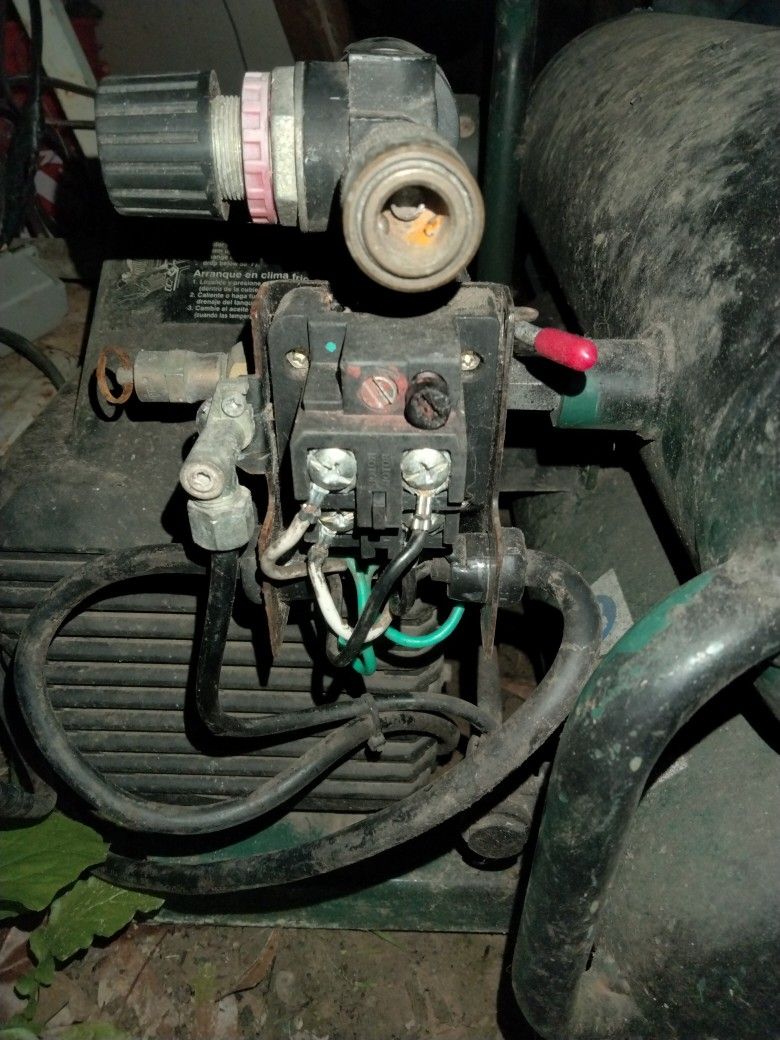Hitachi 2 Tank Air Compressor