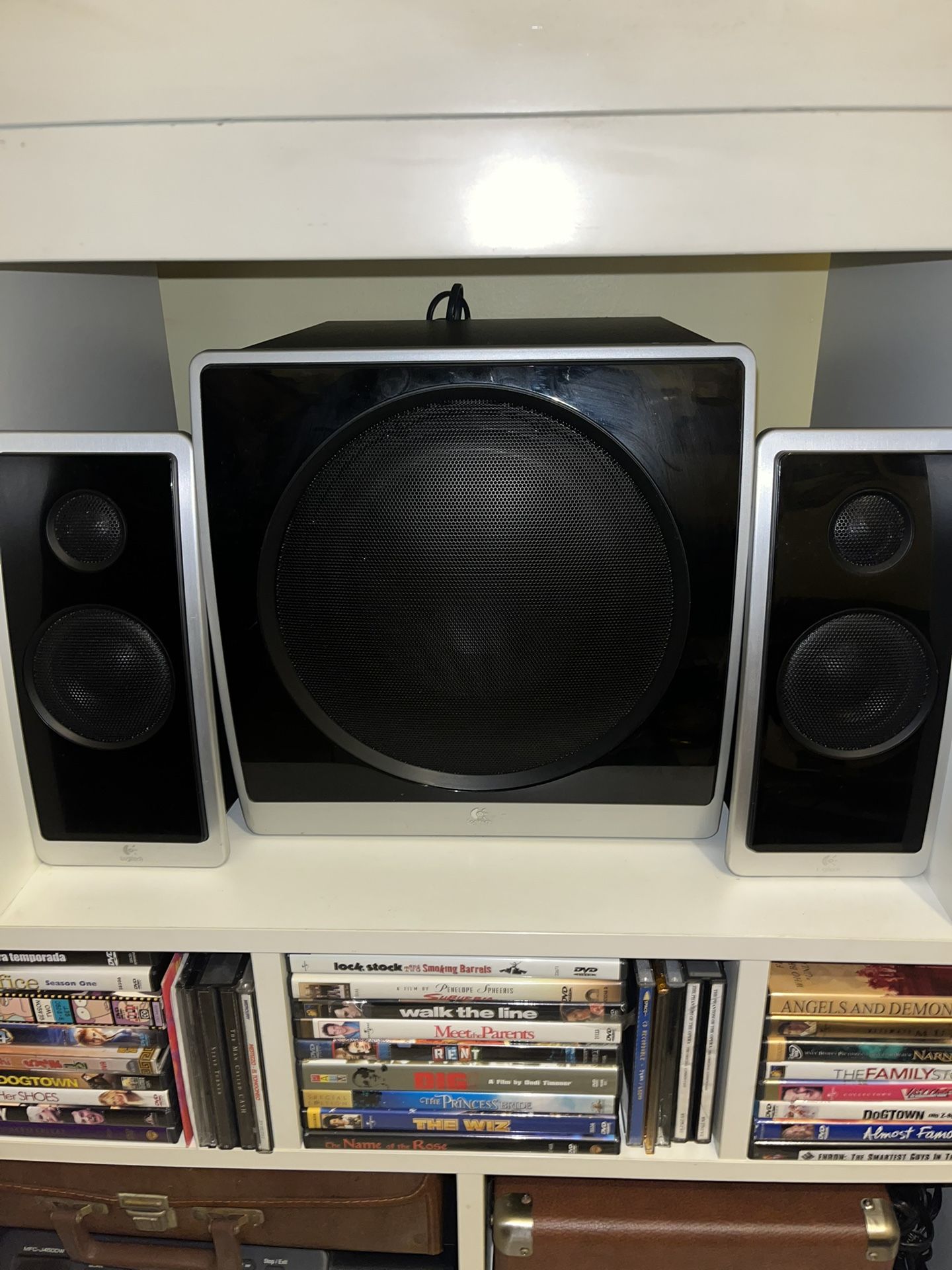 Logitech Speakers Good Condition Lost Control And USB