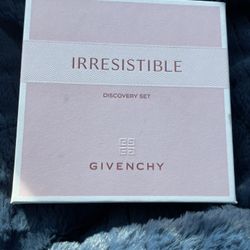 Givenchy Women’s Set Perfumeesistiblr