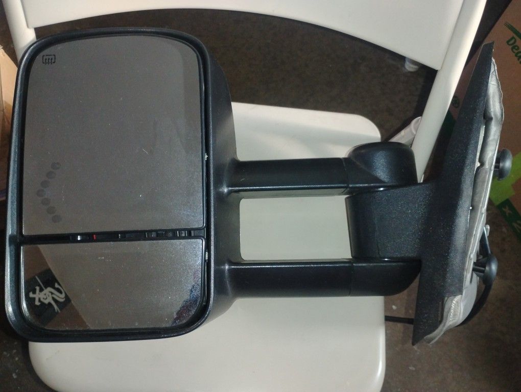 2008 GMC Sierra 2500 Driver Side Mirror 