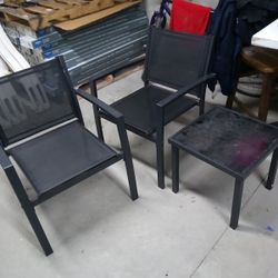 2 chairs in the table.