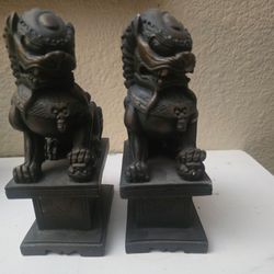 Vintage Chinese Foo Dog Guardian Lion Statues / Bookends (Pair)