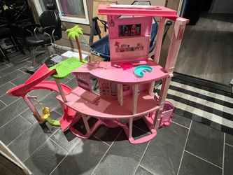 Barbie House/Toys