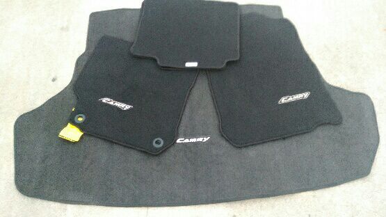 2015 2016 2017 CAMRY FLOOR MATS CARPET TOYOTA OEM BLACK 5PC SET!