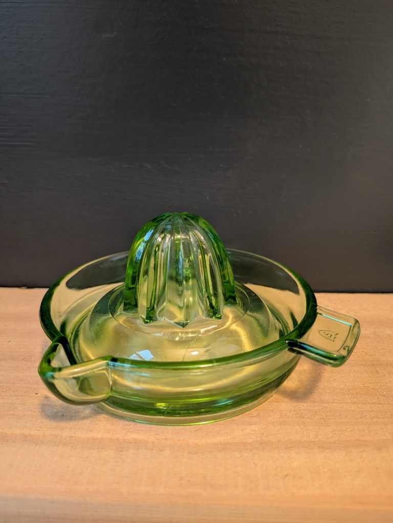Vintage Uranium Glass Juicer 