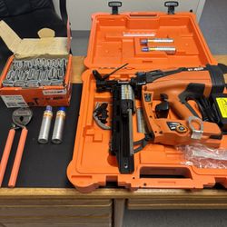 Stockade ST400i Cordless Fencing Stapler 1-1/2" to 2" 9-Gauge w/Staples & Puller