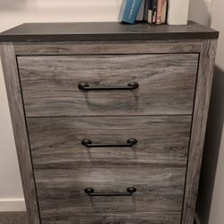 4 Drawer Dresser 
