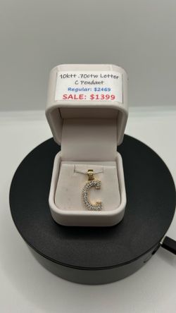BRAND NEW 10KTT .70CTW C Initial Pendant