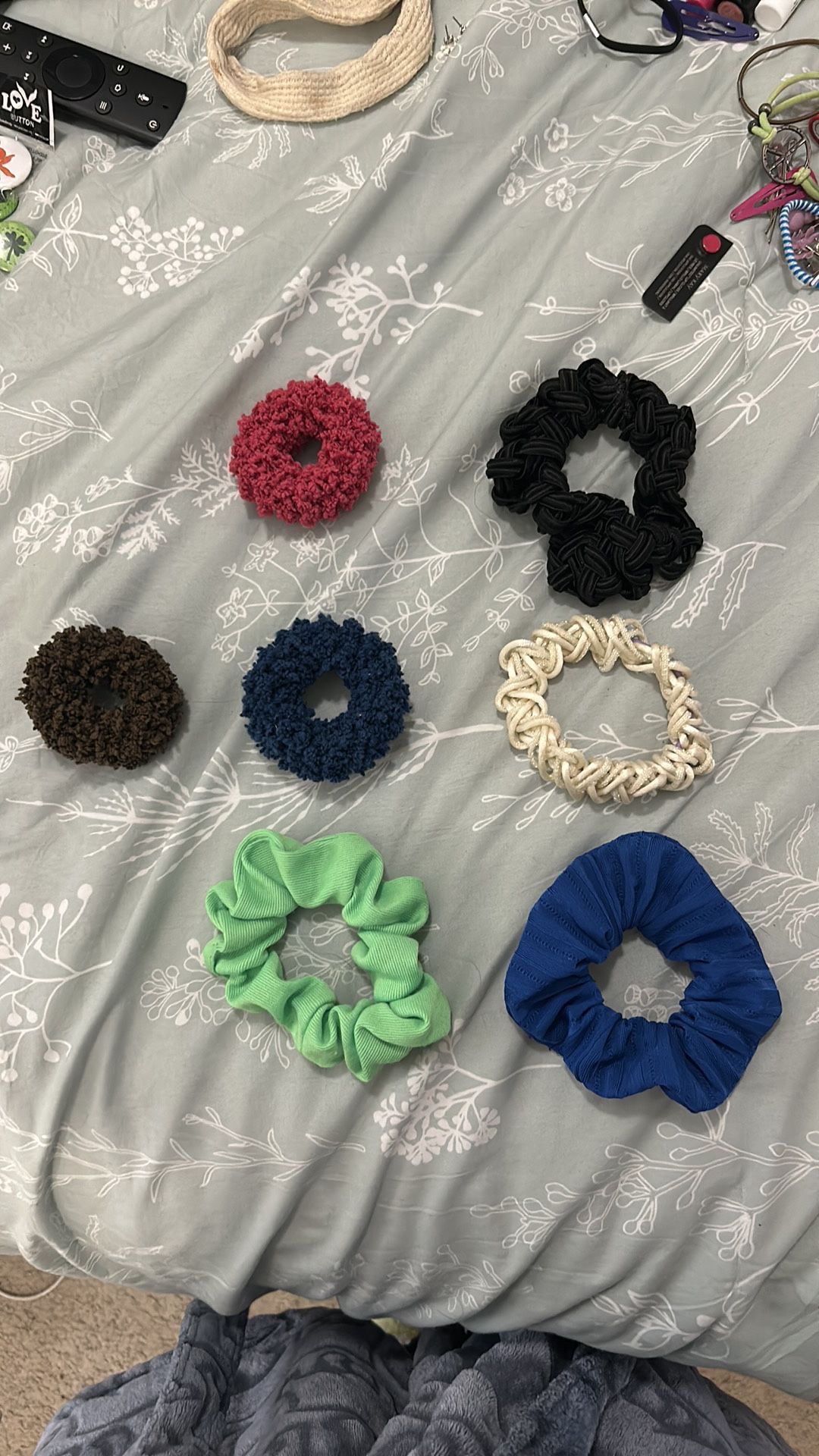 7 Scrunchies