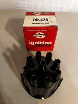 (NOS) 55-74 AMC GM International,  Jeep,  Studebaker,  V8 Distributor Cap DR429