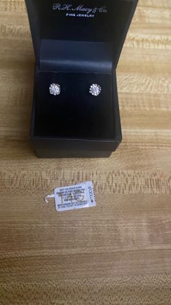 14k diamond stud earrings