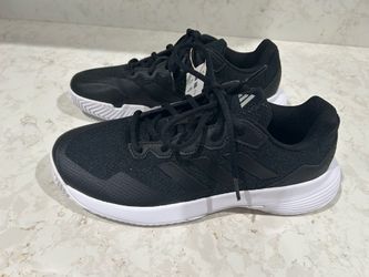 Adidas Women’s 8.5  Gamecourt 2  Black Tennis shoes size 8.5