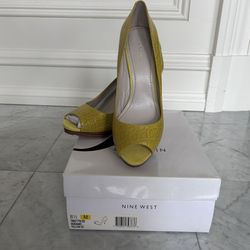 Nine West Yellow Crocodile Heels - Size 8.5