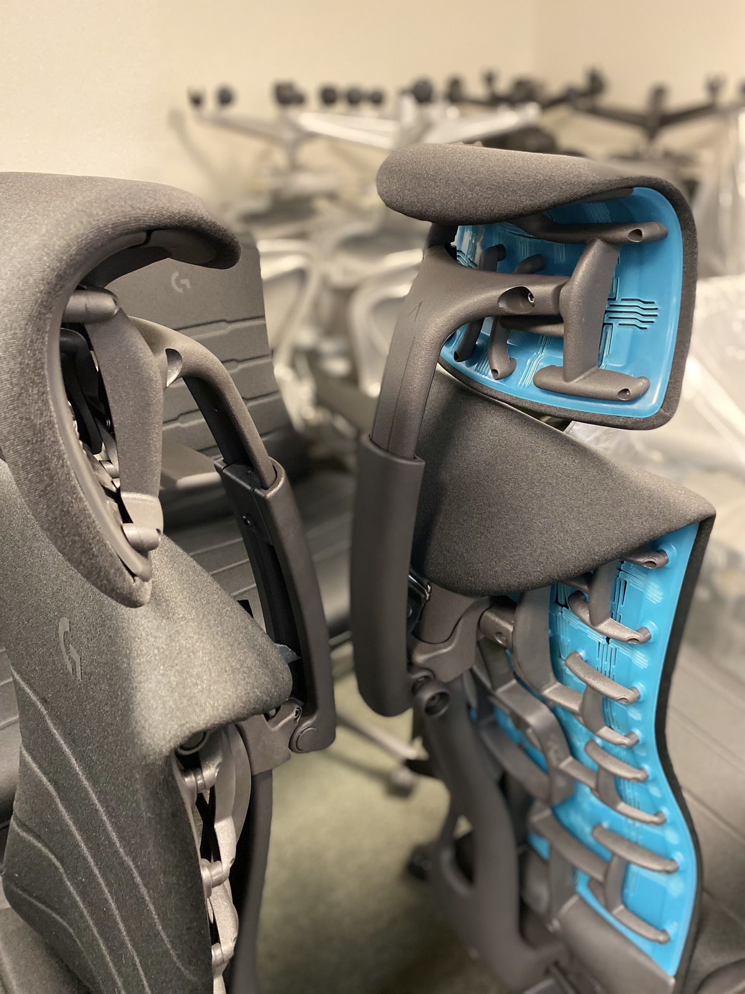 💥GUARANTEE LOWEST PRICE 💥 BRAND NEW HERMAN MILLER LOGITECH EMBODY GAMING CHAIRS 🔥pick up at the store- deliver- ship