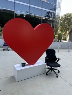 ❤️Great Works Of Art Huge Red Heart Display shelves ❤️