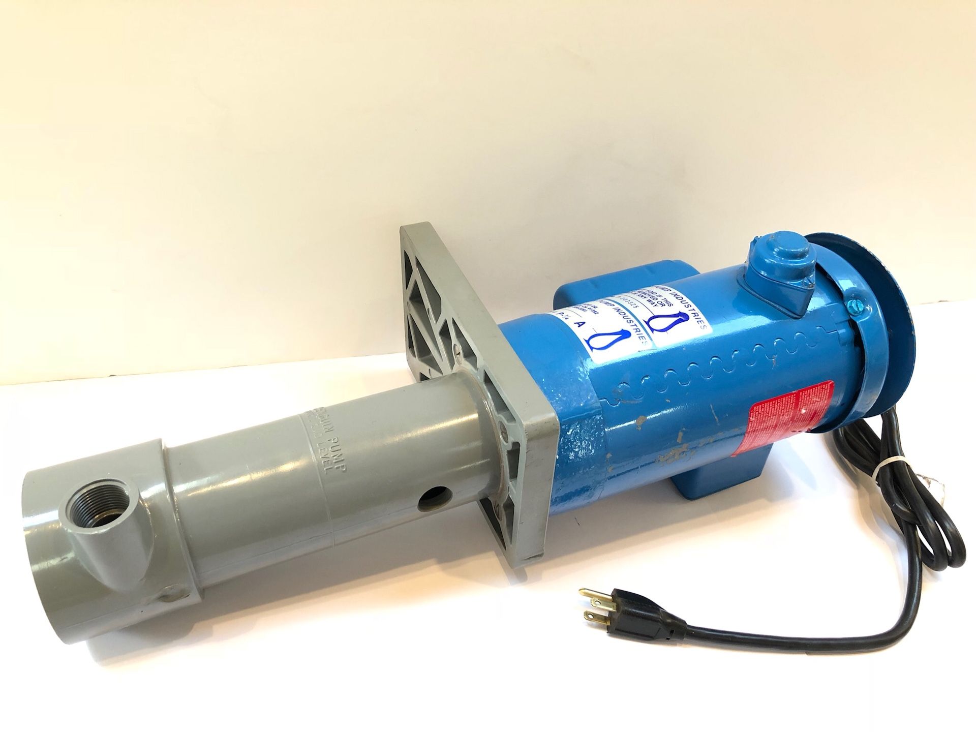 PENGUIN Vertical PUMP Immersible Chemical Pump Seal-Less P-1/4-A CPVC 1/3hp Filter Pump Industries NEW