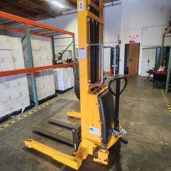 PALLET STACKER