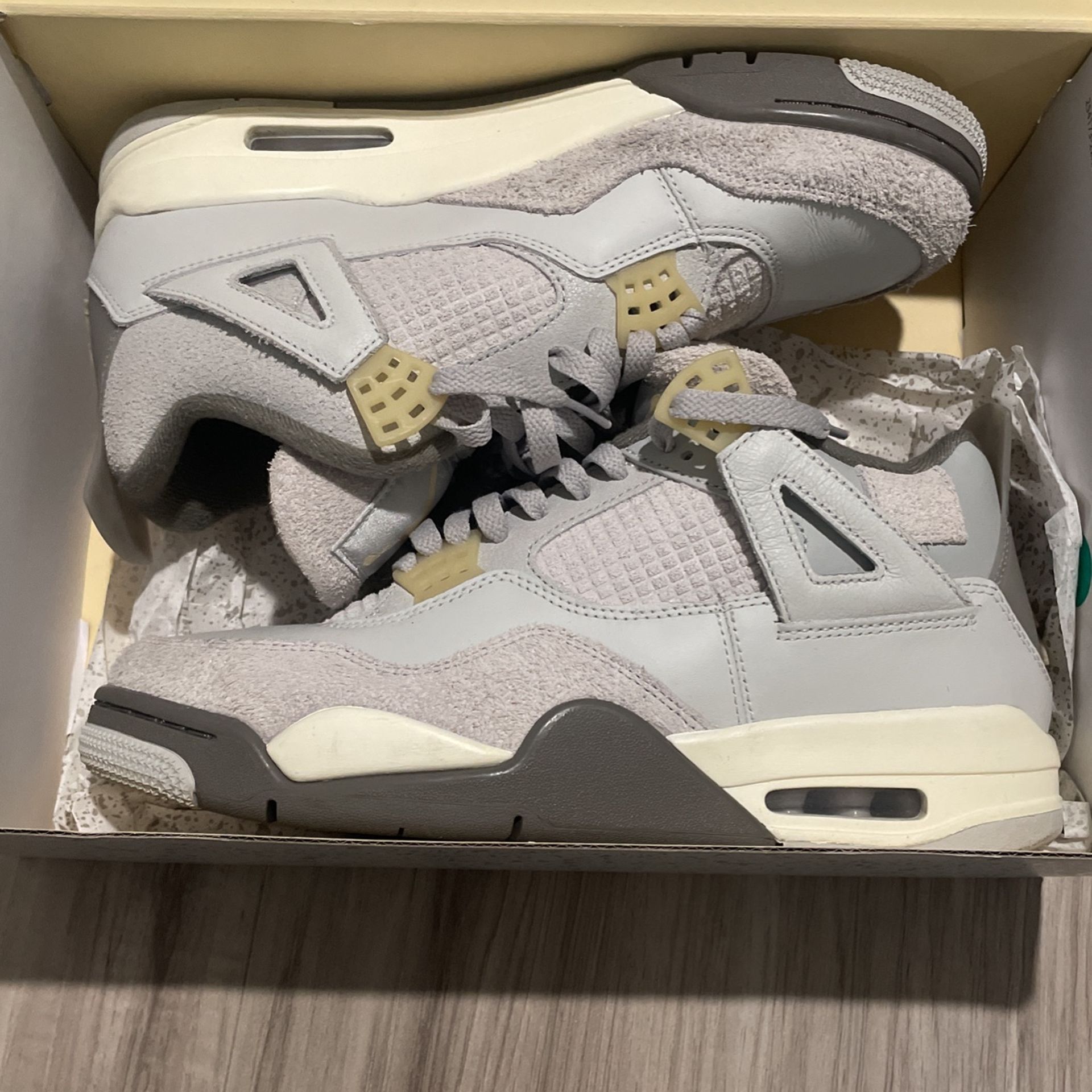 Jordan 4 Retro SE Size 10