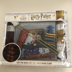 Wizarding World Knitting Magic Gift Set Gryffindor Scarf Harry Potter 