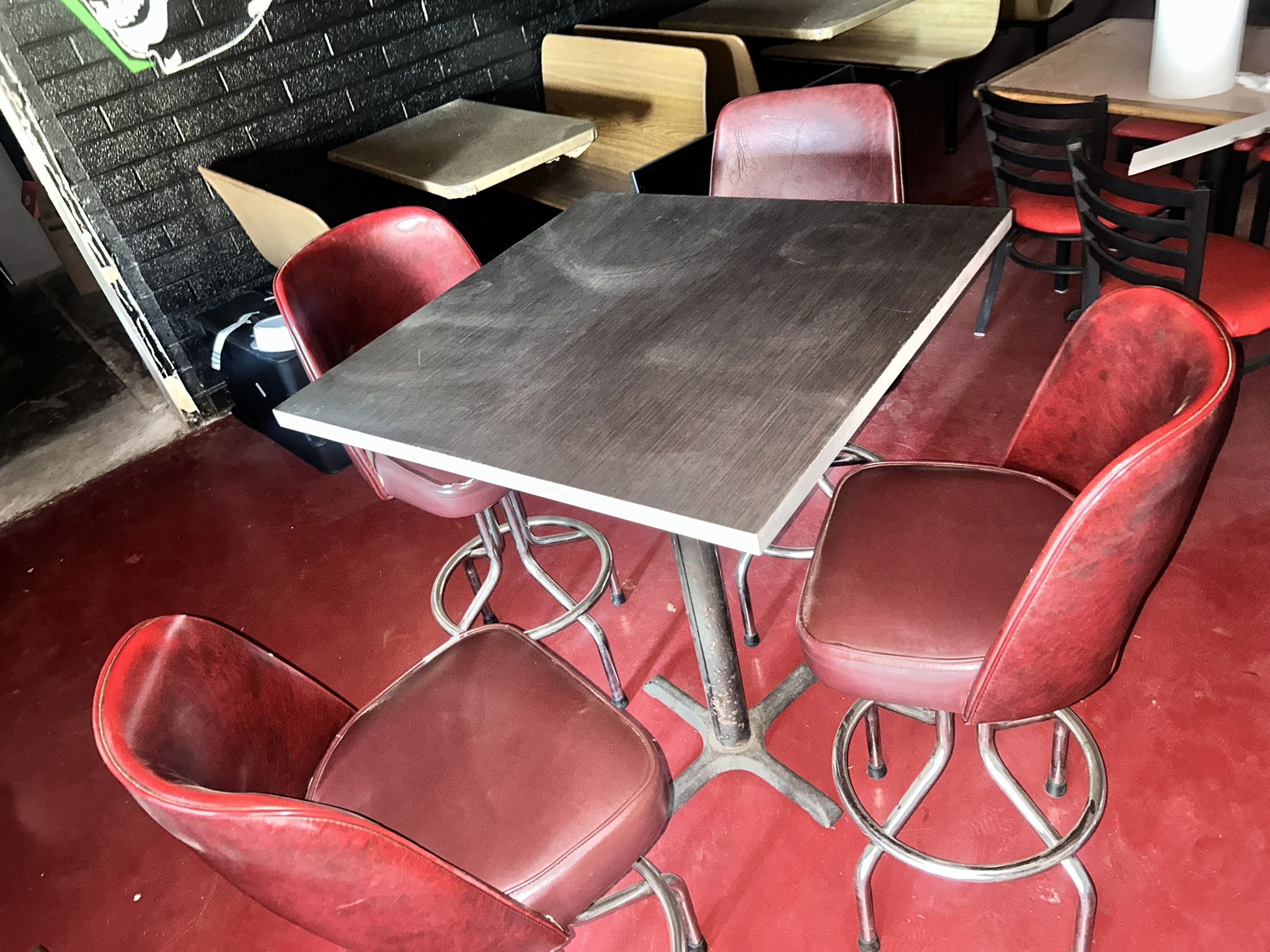 5 Sets Of Tables And 4 Chairs 