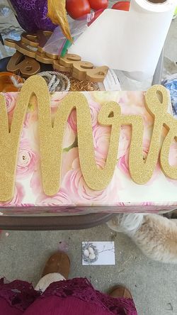 Mrs Gold Sign