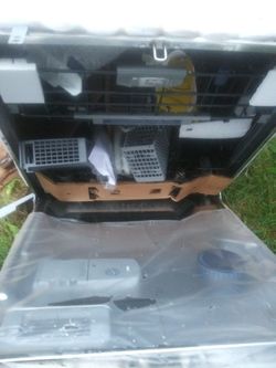 GE dishwasher brand new model PDWT580R10SS BRAND NEW NEVER BEEN USED STAINLRSS STEEL DISHWASHER