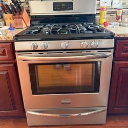 Frigidaire Gas Range, Microwave & Dishwasher Package