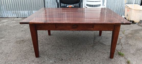 ANTIQUE COFFEE TABLE