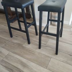 2 Bar Stools Excellent Condition Black 29" Firm Price 