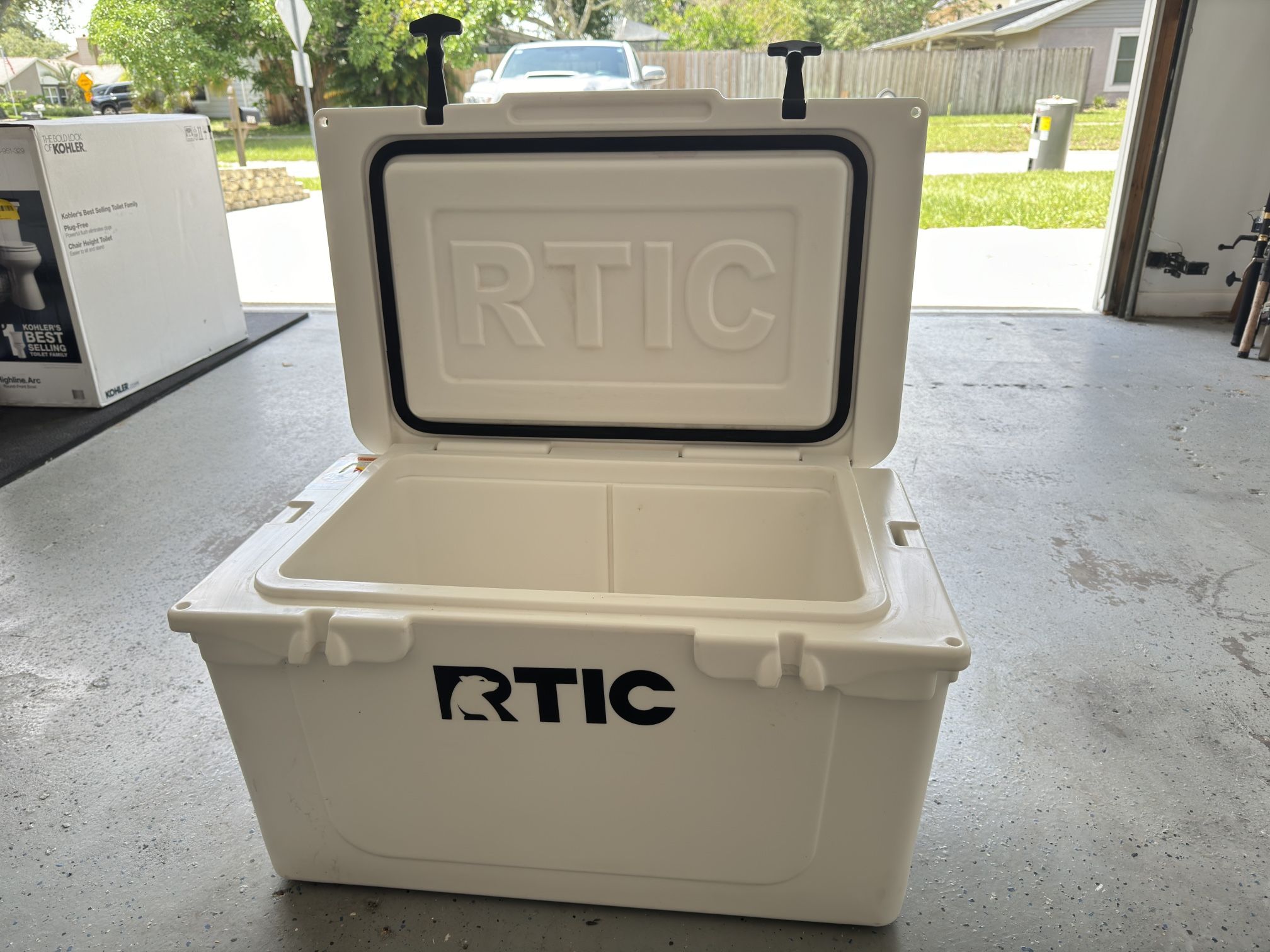 RTIC 45 White Cooler for Sale in Brandon, FL - OfferUp