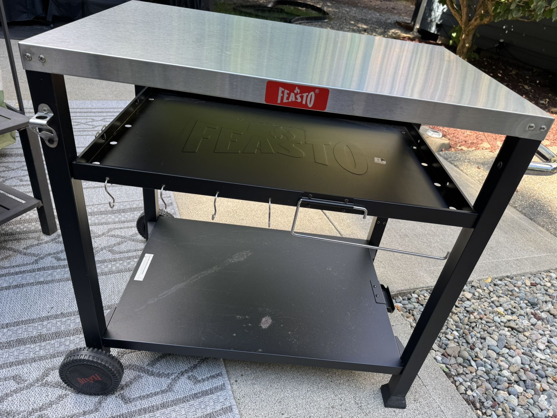Grilling/BBQ/outdoor kitchen cart - Used Once