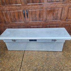 *** TRUCK DIAMOND PLATED TOOLBOX ***