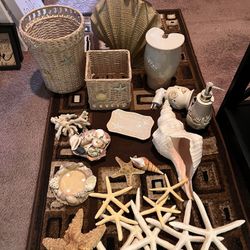 Bathroom, Decorations