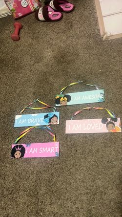 Set of wall plaques for young girls room