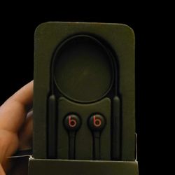 BEATS FLEX Earphones NEW 60$  OR Best OFFER 