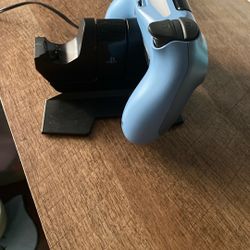 Playstation four charging port for controllers