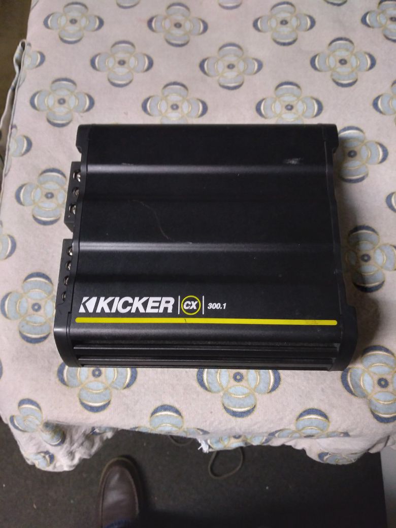 KICKER 300.1 Amplifier