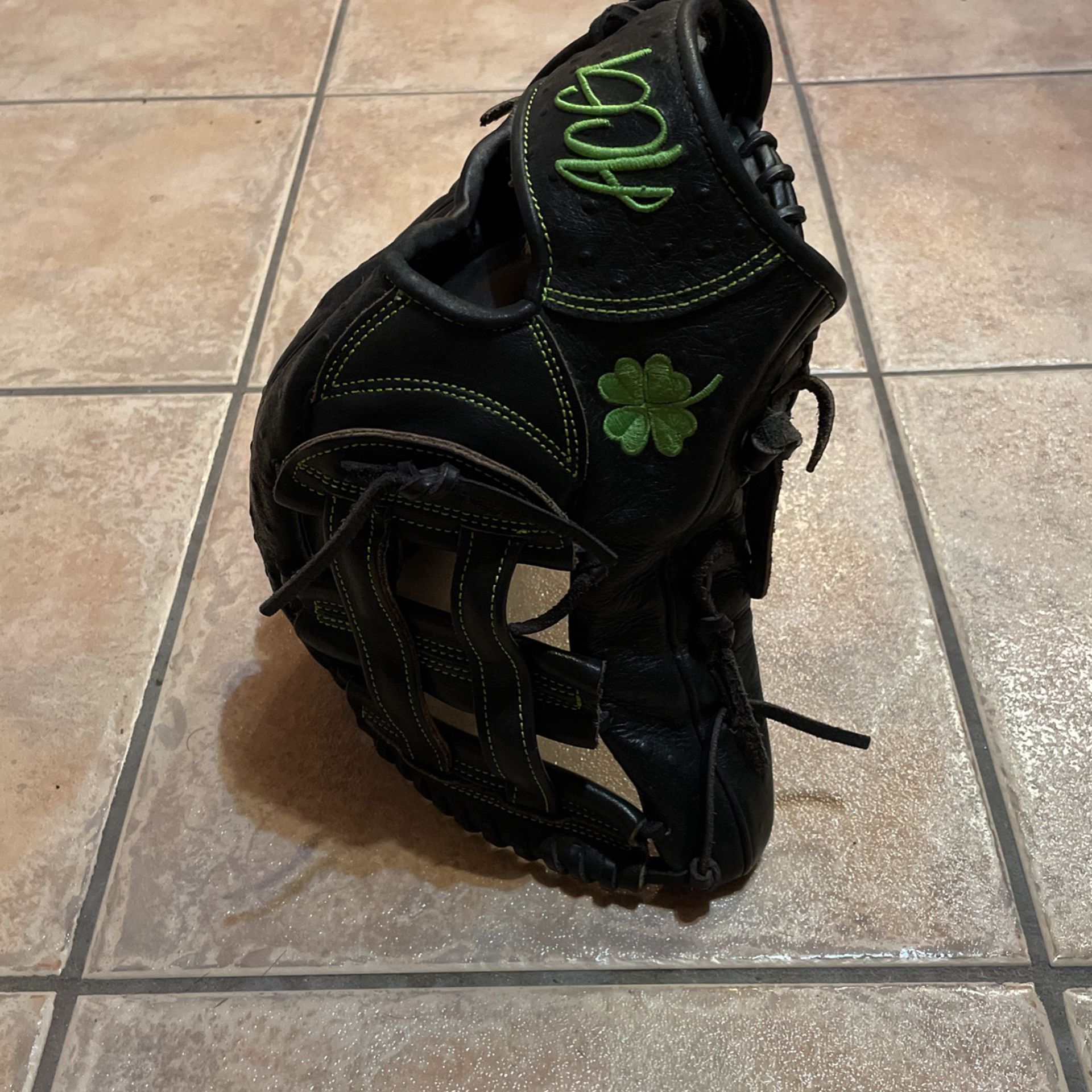 Left Handed Softball 🥎 Glove 