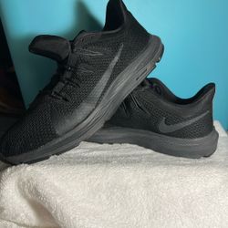 Black Nike Shoes 
