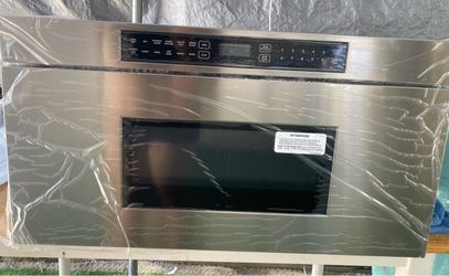 Dacor modernist microwave in a drawer